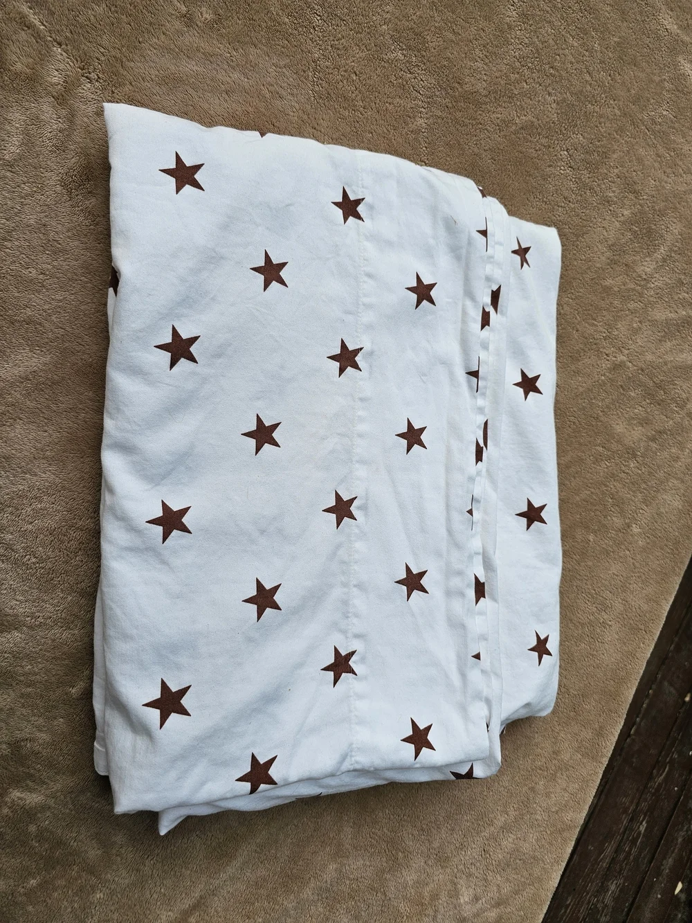 Serena & Lily White Sheet Set with Brown Star Print